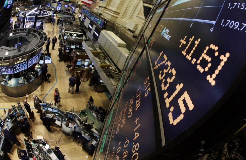 الأسهم الأمريكية تهبط الجمعة بضغط من أسهم «أمازون» و«الفابيت»