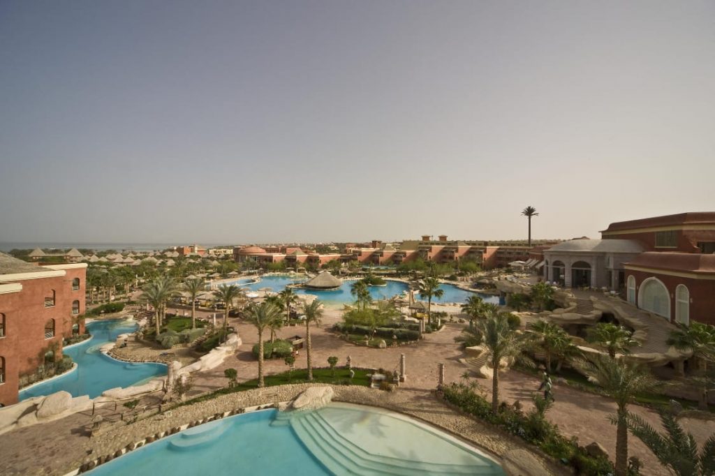 وزارة السياحة تنتهي من إعادة تقييم المنشآت الفندقية بجنوب سيناء والبحر الأحمر