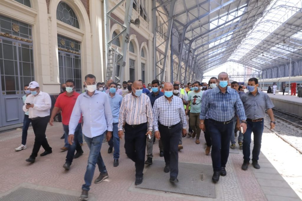 وزير النقل يحيل موظفين بمحطة مصر في الإسكندرية للتحقيق