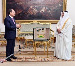 البرلمان العربى يمنح الرئيس السيسي «وسام القائد» (صور)