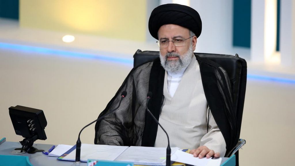 إبراهيم رئيسي يفوز بالانتخابات الرئاسية في إيران