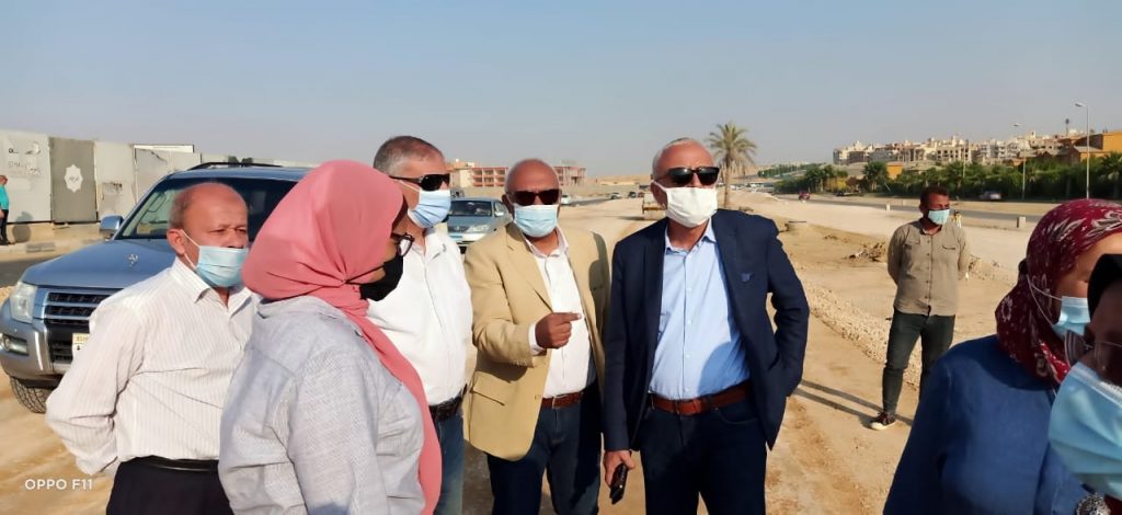 مسئولو «الإسكان» يتابعون أعمال تطوير الطرق ومنظومة الصرف الصحي بالقاهرة الجديدة