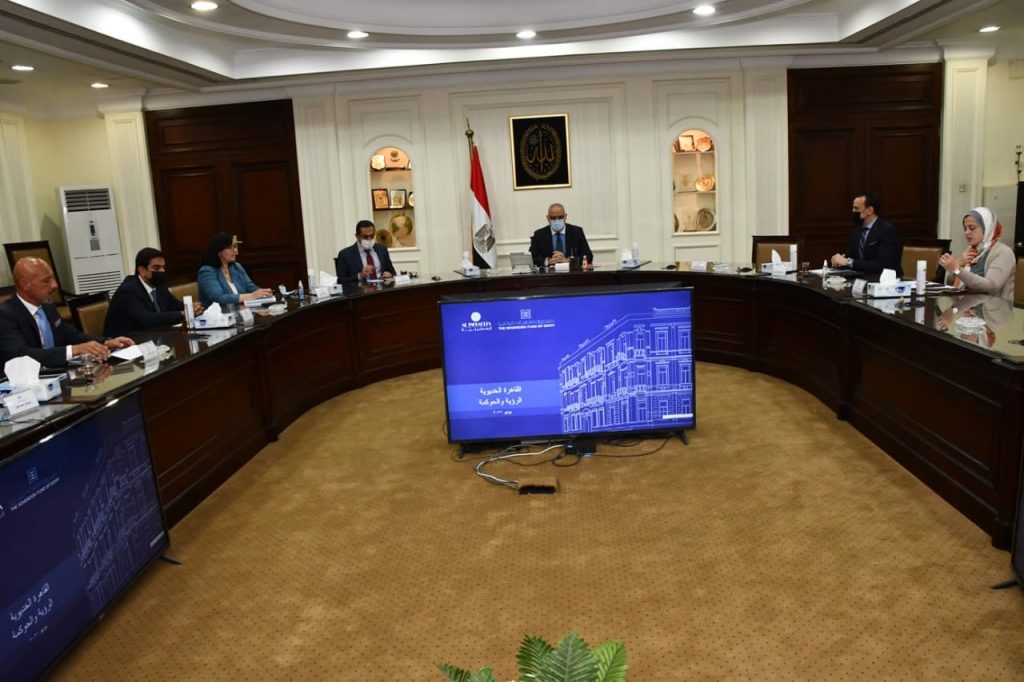 الجزار يستعرض مقترحات إدارة منطقة القاهرة الخديوية لضمان استدامة أعمال التنمية