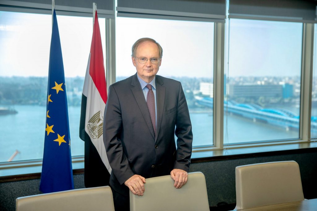 «بصفة مراقب».. سفير الاتحاد الأوروبي يقدم طلب الانضمام لمنتدى غاز شرق المتوسط