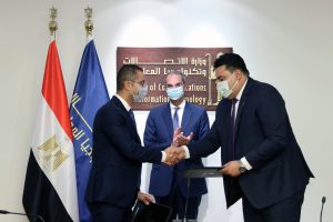 بحضور وزير الاتصالات.. المصرية للاتصالات توقع مع فودافون العالمية اتفاقية مساهمين معدلة