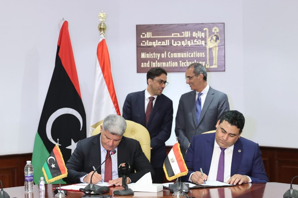 توقيع 4 اتفاقيات تعاون بين المصرية للاتصالات وشركات ليبية