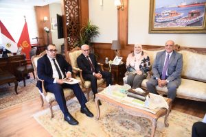 محافظ بورسعيد يستقبل رئيس «القابضة للسياحة والفنادق»