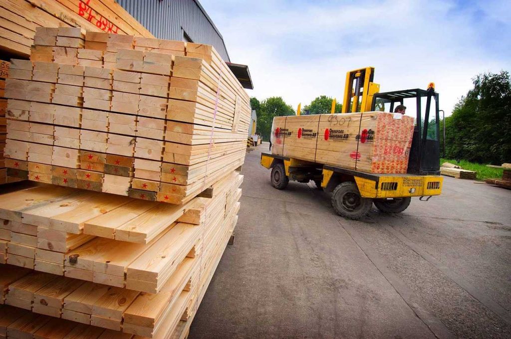 أسعار الخشب تسجل أكبر تراجع أسبوعي لها منذ عام 1986