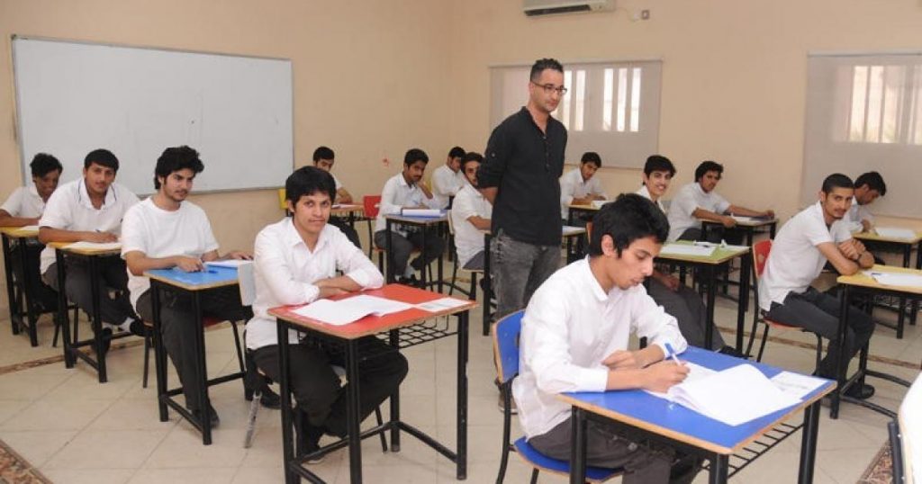 انطلاق امتحانات الثانوية العامة في الكويت وسط إجراءات صحية مشددة