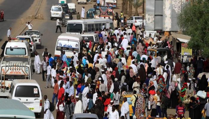 تهديدات بتحريك الشارع في السودان بعد رفع أسعار الوقود