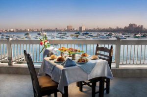 تباين تقديرات أصحاب المطاعم في الإسكندرية حول نسب تشغيل موسم نصف العام