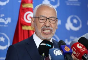 الغنوشي يتهم رئيس تونس بالانقلاب على الثورة.. ويستدعي أنصار "النهضة"