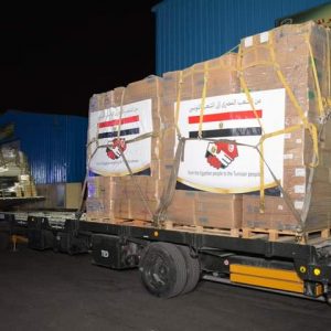 استمرارا للجسر الجوي.. مصر تواصل إرسال المساعدات الطبية إلى تونس