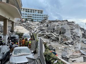 عقب انتشال جثة جديدة .. ارتفاع حصيلة قتلى انهيار مبنى بولاية فلوريدا الأمريكية إلى 79 شخصا