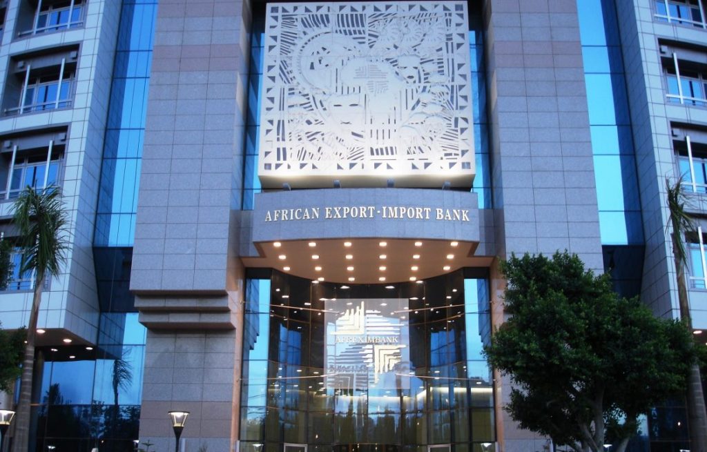 فيتش وموديز ترفعان تصنيفهما الائتماني لبنك «أفريكسيم» للمنطقة الإيجابية