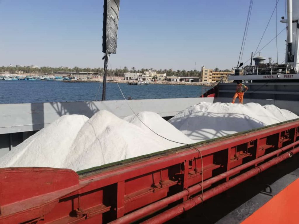 تصدير 11 ألف طن ملح إلى لبنان عبر ميناء العريش