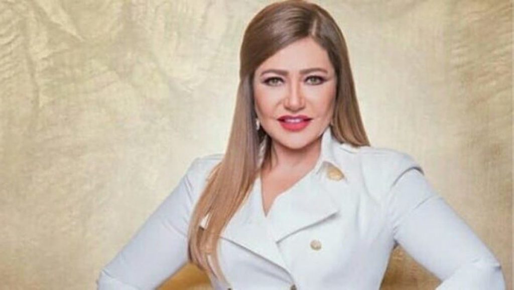 «ليلى علوي وسوسن بدر ودينا» فنانات يغيرن أشكالهن.. ومتخصصون: يؤثر إيجابا على فنهن