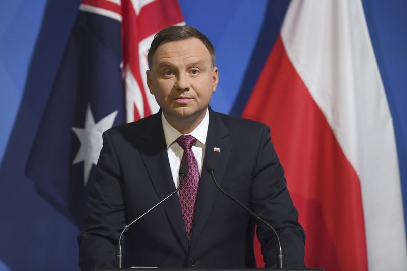 رئيس بولندا يوقع قانونا يقيد قدرة اليهود على استعادة أملاك "عصر النازية"