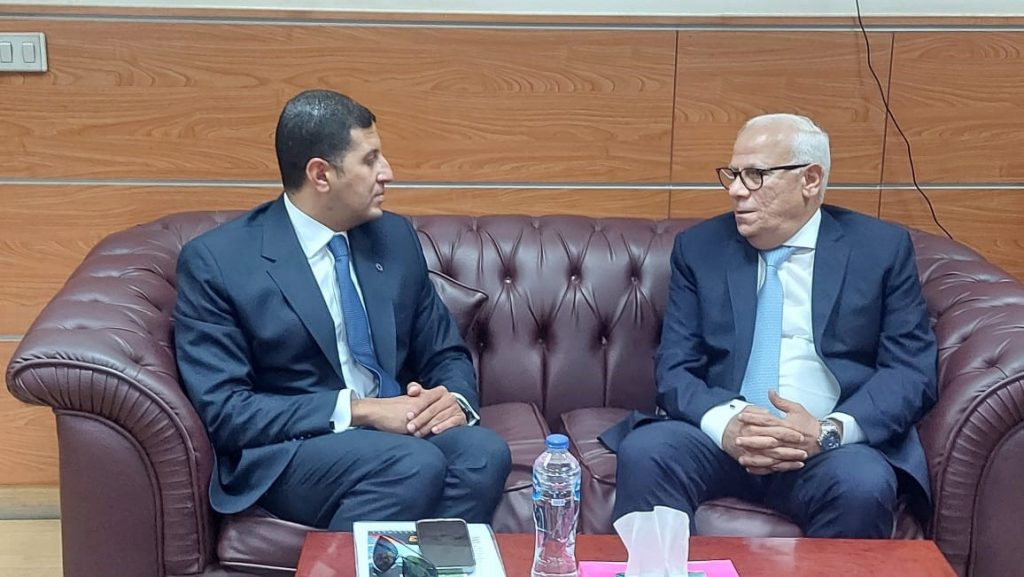 رئيس هيئة الاستثمار يبحث مشاكل مستثمري المنطقة الحرة في بورسعيد