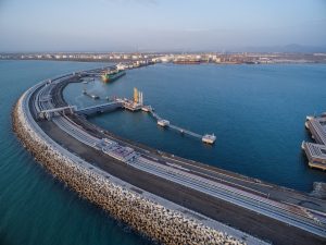عمان تطور خدمات تزويد السفن بالوقود.. وبلومبرج: تنافس الإمارات