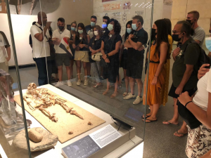 المتحف القومي للحضارة يستقبل فوجا سياحيا إسبانيا قادما من الأقصر