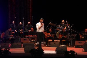 خالد سليم يحيي حفلاً غنائيًا كبيرًا في الإسكندرية وسط حفاوة كبيرة