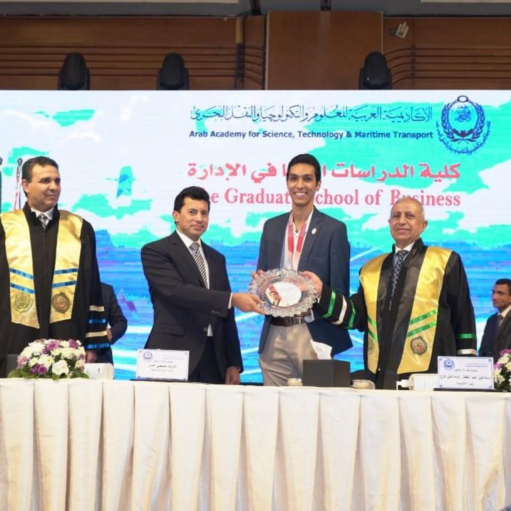 الأكاديمية العربية تحتفل بتخرج طلاب الدراسات العليا في الإدارة بالقاهرة