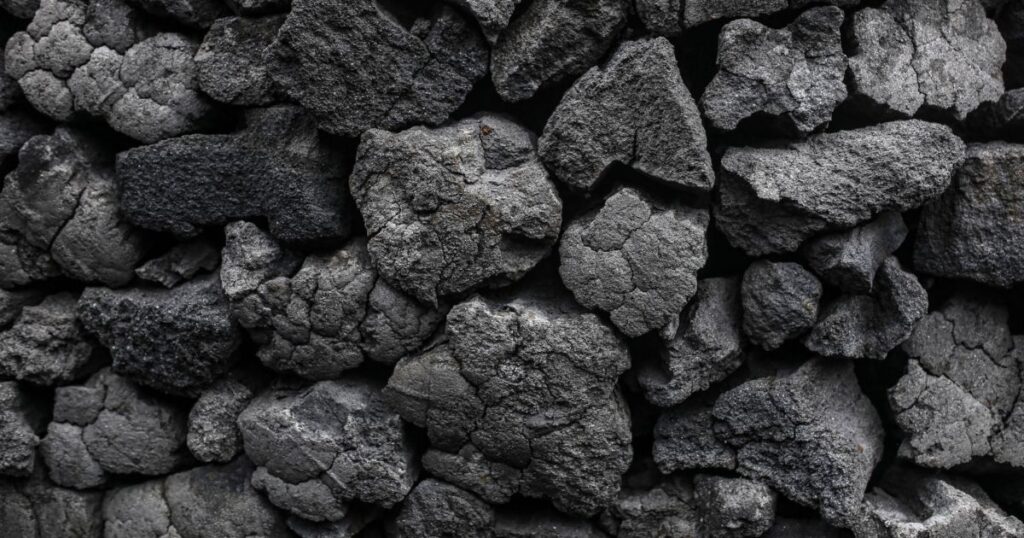 وزير هندي يحذر من أزمة كهرباء في نيودلهي بسبب نقص الفحم