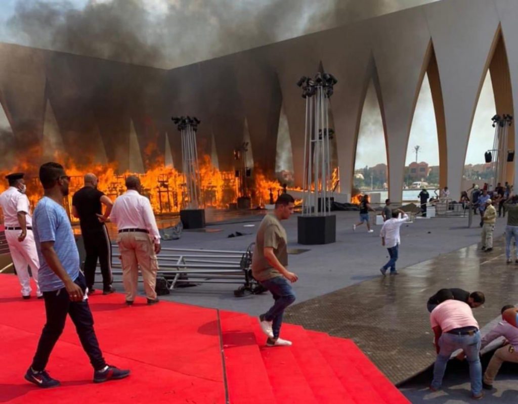حريق هائل بمهرجان الجونة السينمائي قبل افتتاحه بساعات (صور)