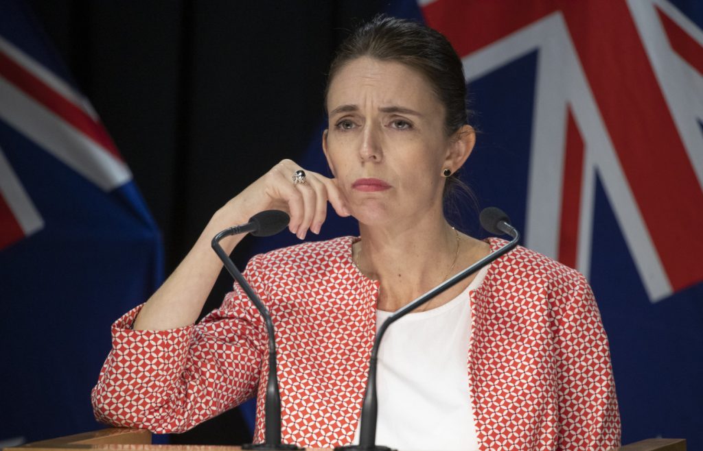 رئيسة وزراء نيوزيلندا تؤجل حفل زفافها بسبب قيود «كوفيد-19»
