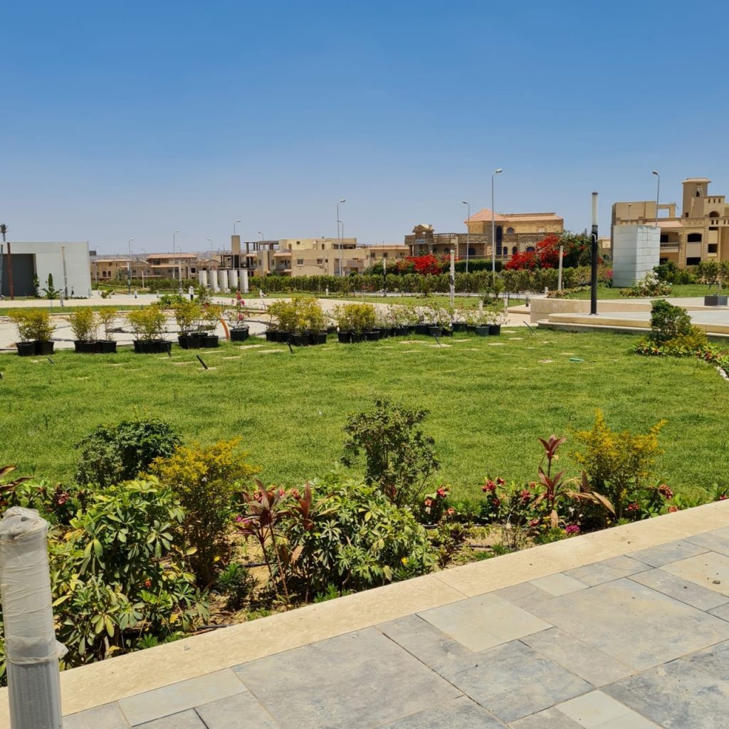 وزير الإسكان يستعرض موقف مشروعات مدينة الشيخ زايد خلال 2021