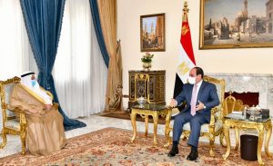 السيسي وسفير الكويت يستعرضان العلاقات الاقتصادية والتجارية وزيادة الاستثمارات
