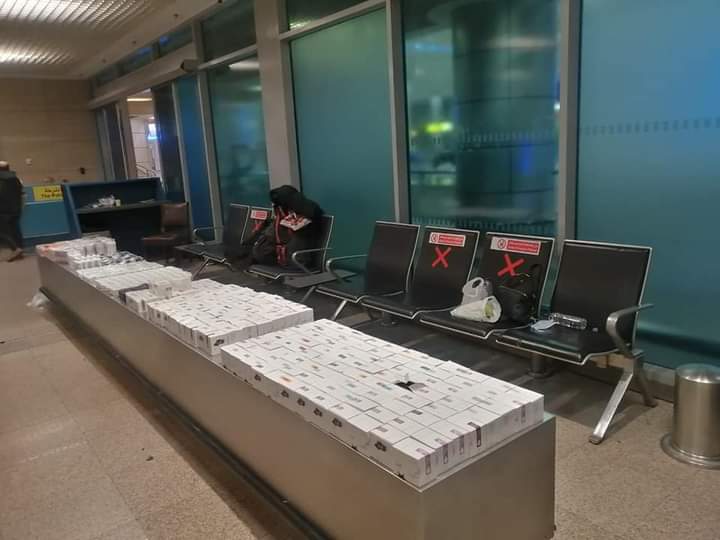 جمارك مطار القاهرة الدولي تضبط محاولتي تهريب عدد من الأقراص المخدرة وكمية من مستحضرات التجميل