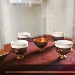 افتتاح معرض مؤقت بمتحف المجوهرات الملكية تحت عنوان «قهوتك ملكية»