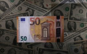 اليورو يتراجع الأربعاء وسط توترات أوكرانيا.. وموقف المركزي الأمريكي المتشدد يدعم الدولار والين