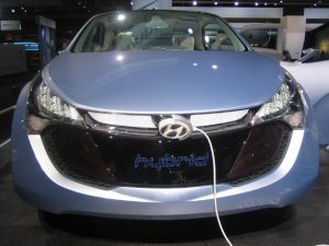 «هيونداي» تتعهد بتعزيز القدرة التنافسية للسيارات الكهربائية