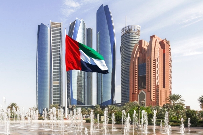نمو القطاع الخاص غير النفطي في الإمارات بأسرع وتيرة منذ عامين ونصف