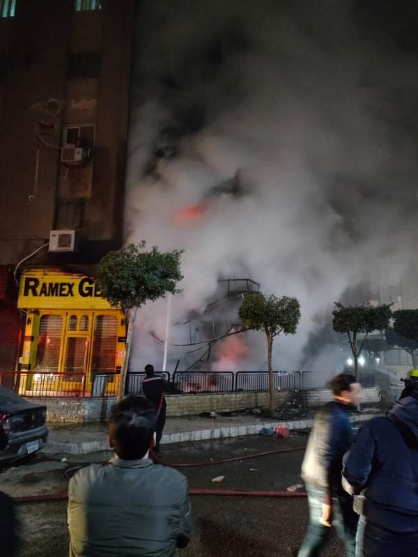 إخماد حريق في عقار قريب من مول سيتي ستارز بمدينة نصر (صور)