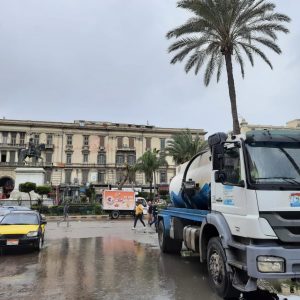 طقس غير مستقر بالإسكندرية .. وشركة الصرف الصحى تنشر سيارتها تحسباً للطوارئ