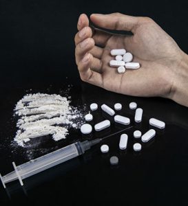 حملة أمنية لضبط مروجي المخدرات عبر «سوشيال ميديا»