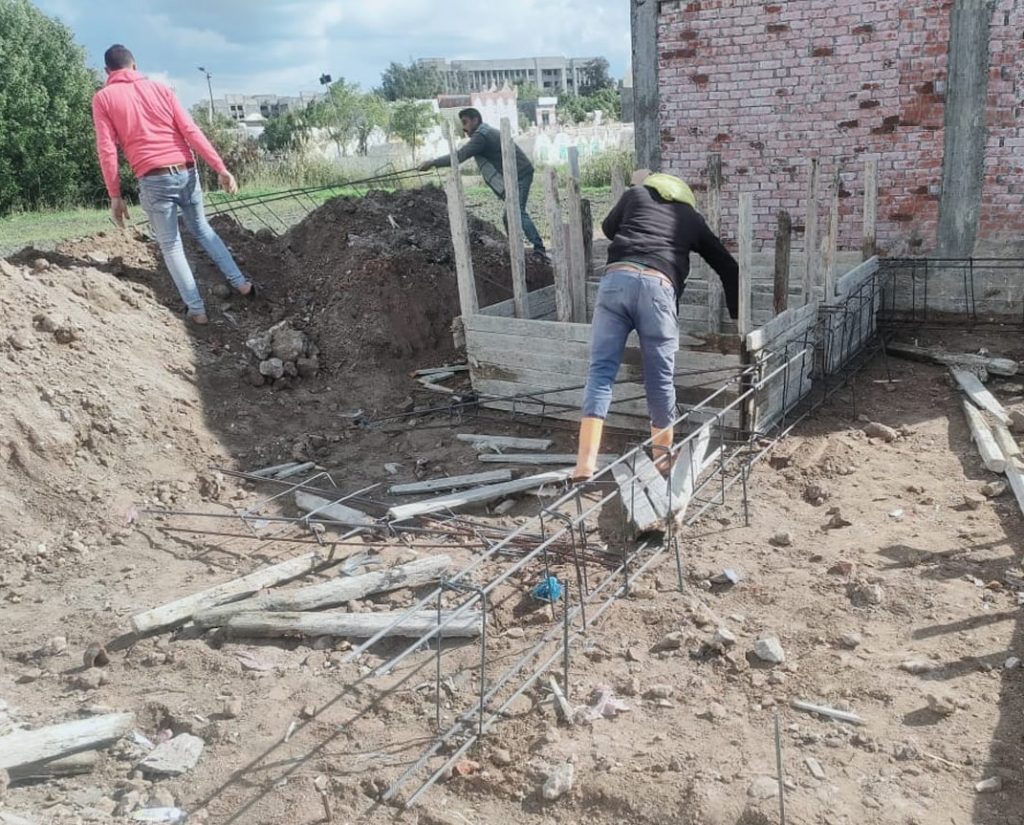 إيقاف وإزالة أعمال بناء مقابر على أرض زراعية بقرية أبيس في الإسكندرية