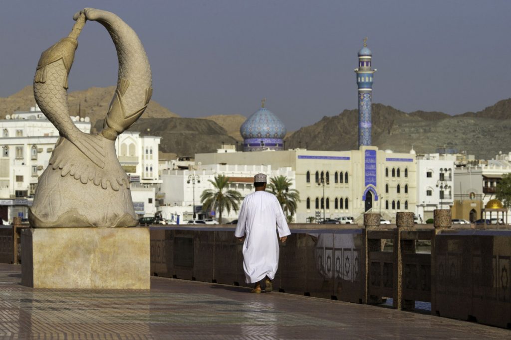 سلطنة عمان تبدأ في تجميع قرض قيمة 3.5 مليار دولار
