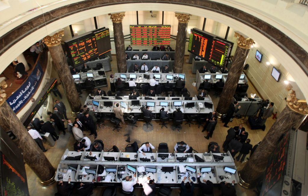 البورصة المصرية تغلق على هبوط جماعي بحجم تداولات 724 مليون جنيه على الأسهم