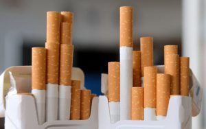 ضبط 20 ألف عبوة سجائر محجوبة عن الأسواق في الأقصر