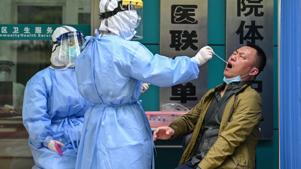 البر الرئيسي الصيني يسجل 2971 إصابة جديدة محلية العدوى بكوفيد-19