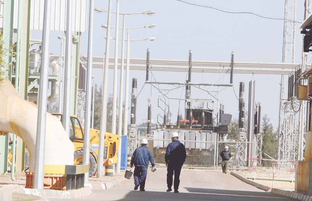 «الكهرباء» تخطط لتدشين 4 خطوط نقل طاقة بشمال ووسط سيناء