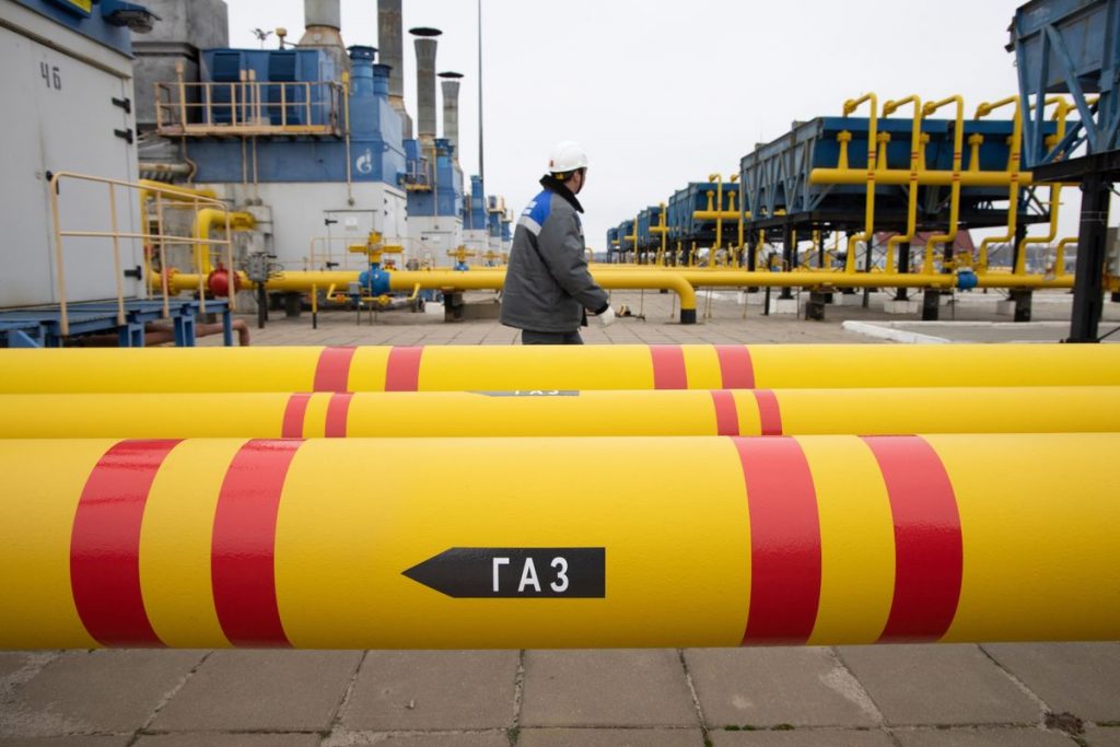 رغم العمليات العسكرية.. أوكرانيا تواصل نقل الغاز الروسي إلى أوروبا