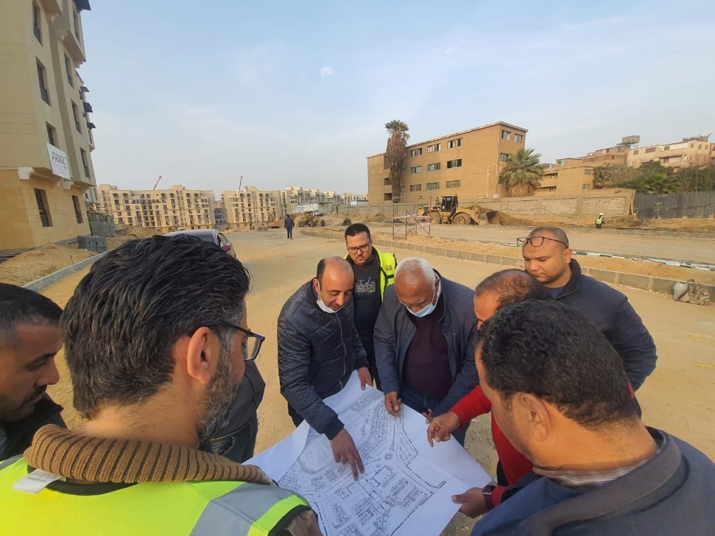 مسئولو «الإسكان» يتفقدون مشروع تطوير منطقة سور مجرى العيون بالقاهرة