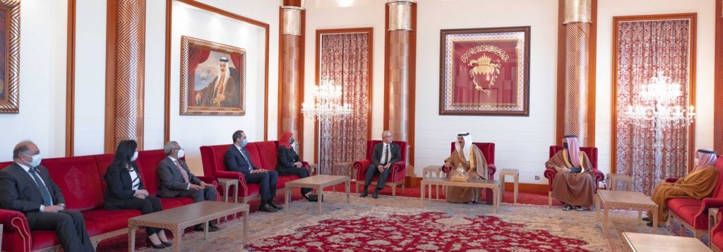 رئيس مجلس النواب لملك البحرين: مصر ملتزمة بدعم المملكة ضد كل الأخطار (صور)