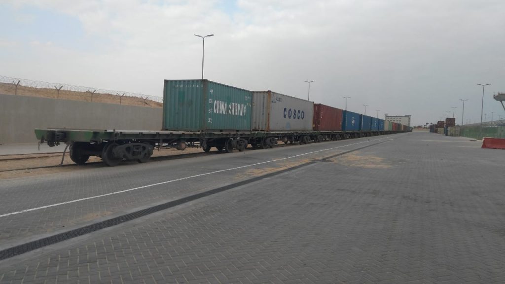 وصول خامس رحلة قطار ناقلة للحاويات من السخنة لغرب بورسعيد اليوم